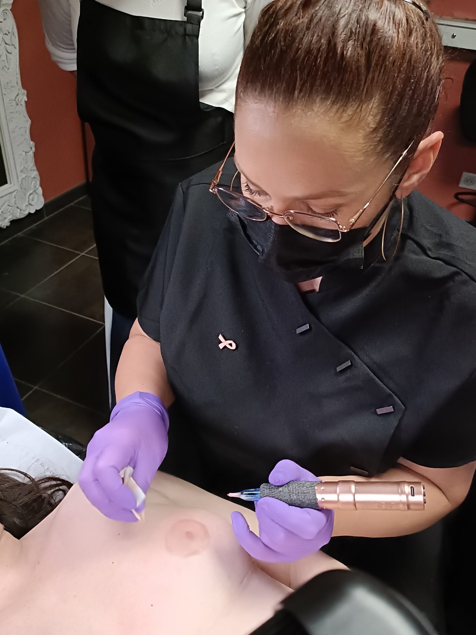 Severine tatouage areole mammaire Therapigment